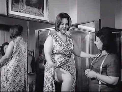 الخليج الان : اغتصاب فنانة مصرية شهيرة أثنـاء حفل الزفاف بطريقة بشعة بسبب جمالها الخـارق من قبل أحد الضيوف حتى سقط مغشيًا عليه (صور صادمة)