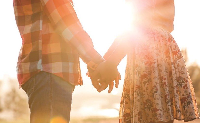 بنت رجل أعمال ثري تزوجت شخص رفضه والدها.. وفي النهاية اكتشفت أسرار خيطرة ومرعبة جعلتها تقتل زوجها داخل قصر فخم!