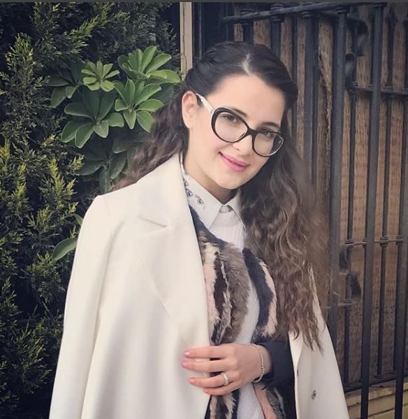 الخليج الان : ظهرت كأنها حورية من الجنة.. إبنة الفنانة "أصالة نصري" تنفصل عن خطيبها بعد أن تقدم لها أمير سعودي ودفع مهرها مليون دولار مع سيارة فخمة والمفاجأه لن تصدقوا من هو الأمير...شاهد