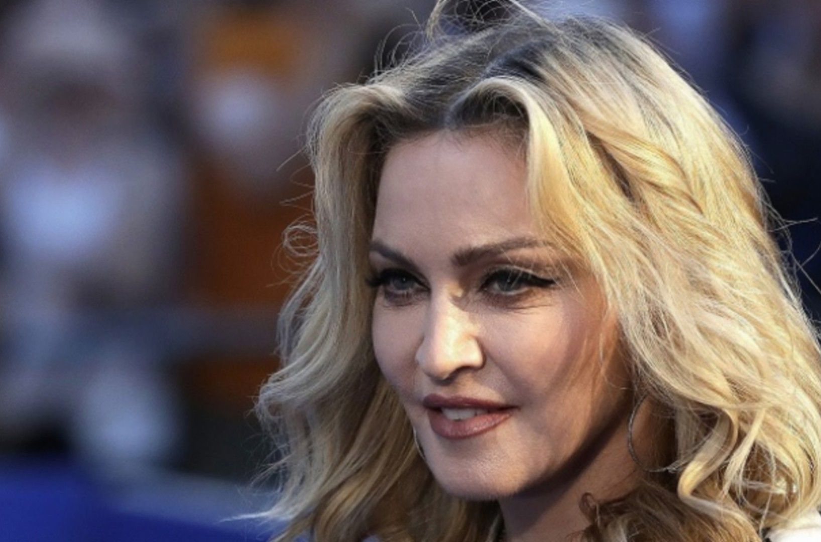 مادونا بصور تخطّت المحظور..مُربّطة وتُمارس هذا الفعل !!