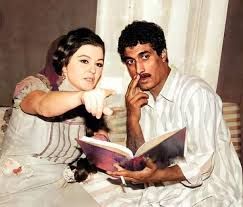 الخليج الان : فنانة شهيرة نزفت دماً بعدما اندمج معها أحمد زكي بمشهد ساخن وقررت الاعتزال من التمثيل فوراً !.. فمن تكون؟