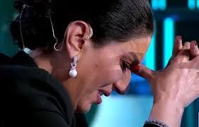 الخليج الان : تفاصيل خطيرة جداً .. بسمة وهبة: (هل صحيح إن آيتن عامر بنتك من علاقة سرية وليست شقيقتك؟) .. وفاء عامر تبكي بمرارة وتكشف هذه الحقيقة المرة!