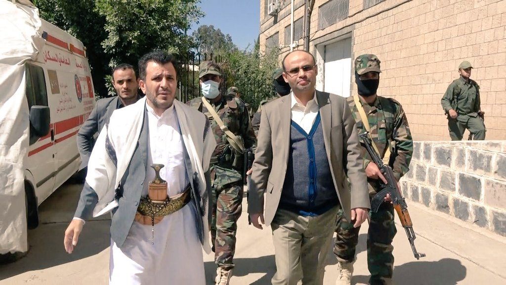 تراند اليوم .. اتفرج: القيادي الحوثي مهدي المشاط يتجول في شوارع صنعاء بعد تداول أخبار عن مقتله بقصف جوي (صور)