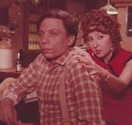 الزعيم ”عادل إمام“ يكشف المستور ويحكي أمور ”فاضحة“ كانت تقوم بها نادية الجندي اثناء تصوير هذا الفيلم الجريء الممنوع من العرض!