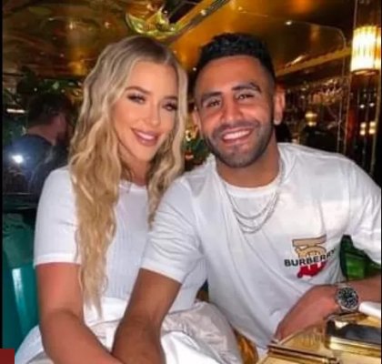 زوجة ’’رياض محرز‘‘ تفجر غضباً واسعاً وتظهر بحمالة صدر فقط.. والجمهور : أستري نفسك مثل زوجة محمد صلاح !! (ِشاهد)