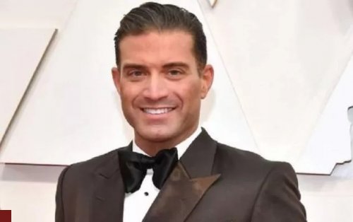 حفيدة عمر الشريف يرد على شائعة وفاته وينشر صورة فاضحة لخلفيته صدمت الكل !! (شوف دلوقتي)