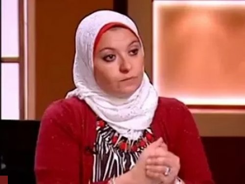 زوجي بيعاشرني مرتين في اليوم وما بيكفينيش هل هذا طبيعي؟؟.. رد غير متوقع من هبة قطب صدم عمرو الليثي !!