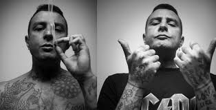 لن تصدقوا ما فعله الفنان أحمد الفيشاوي بنفسه بعد طلاقه من زوجته .. أشد مما فعلته شيرين بشعرها بعد طلاقها من حسام حبيب ! (صورة + تفاصيل صادمة)