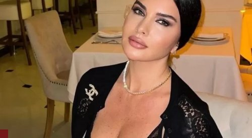 لاميتا فرنجية تفجر الأنترنت بإطلالة خادشة وتفتح فخذيها بطريقة أصابت الجمهور بالصدمة !! (شوف دلوقتي)