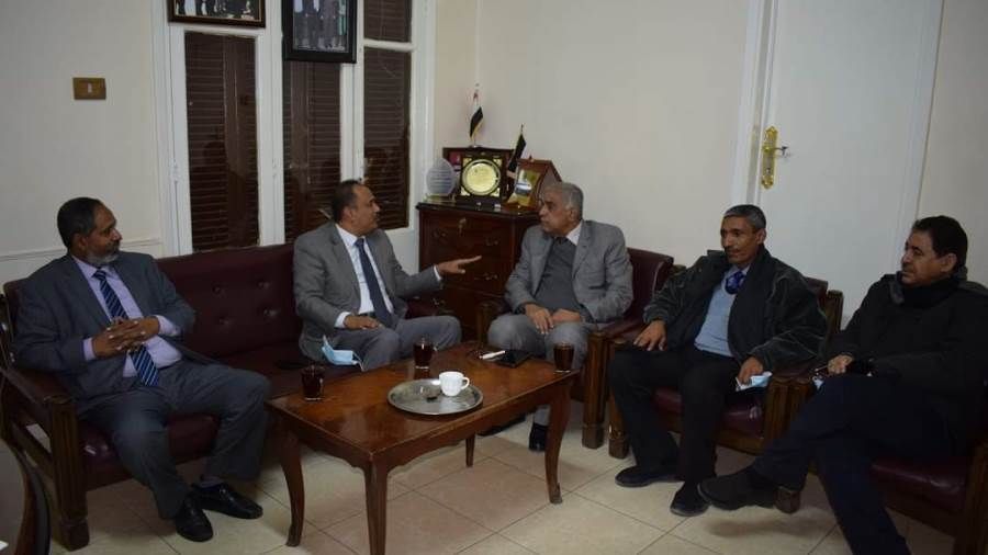 شاهد.. نائب رئيس جامعة حضرموت للدراسات العليا والبحث العلمي يلتقي بالمستشار الثقافي بالقاهرة