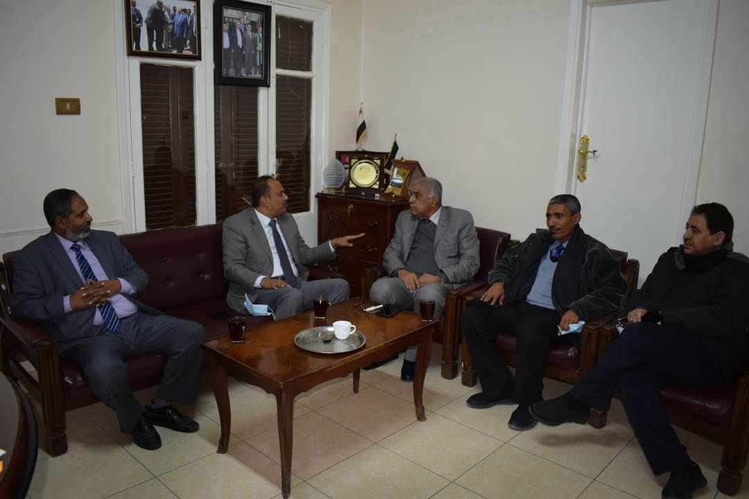 شاهد.. نائب رئيس جامعة حضرموت للدراسات العليا والبحث العلمي يلتقي بالمستشار الثقافي بالقاهرة