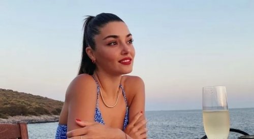 الممثلة التركية هاندا أرتشيل تُحرج ممثلا وتراه بلا ملابس بعد إستحمامه..وهكذا خلعت له جميع ملابسها! (صور)