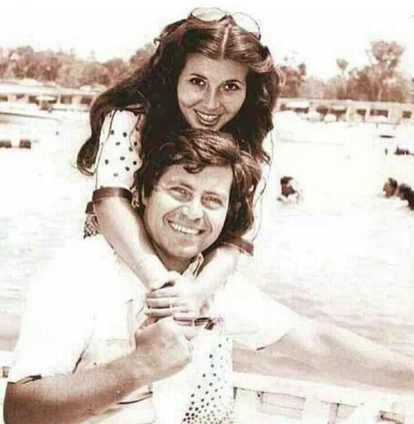 بعد مكالمة خطيرة منتصف الليل .. سر غير متوقع وراء انفصال حسين فهمي وميرفت أمين؟