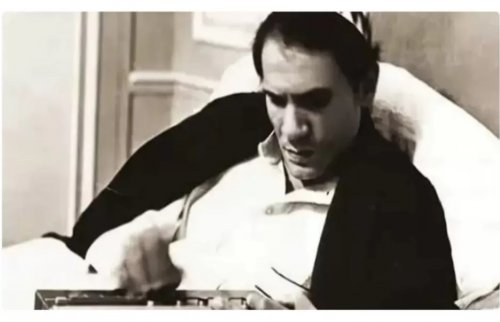 صور نادرة للعندليب عبد الحليم حافظ تجمعه بخطيبته جيهان العلايلي اجمل نساء، الارض التي ماتت قبل زواجهما ...شوف دلوقتي؟