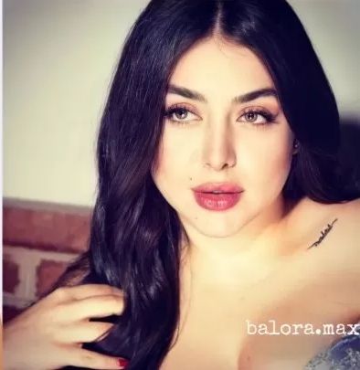 هيا مرعشلي تمارس الإغراء برداء شفاف يكشف ماتحتة بوضوح وبياض صدرها المنفوخ حديث المتابعين في المواقع ... شوف دلوقتي