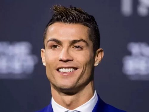 شوف دلوقتي بالفيديو :كريستيانو رونالدو يخون صديقته جورجينا مع فنانة عربية شديدة الجمال .. والأخيرة تفضحة وتسرب صوراً أمام الملأ !!