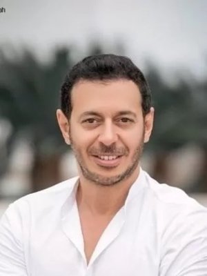 زوجة النجم’’مصطفى شعبان ‘‘ تصعق العرب جميعاً وكل الخليج بجمالها الإغريقي الخارق الغير مألوف بأول ظهور لها في الاعلام!! (صورة)