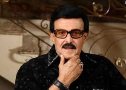 شوف دلوقتي :شقيق سمير غانم وعم إيمي ودنيا المختفي عن الأنظار.. فنان شهير والمفاجأة في مهنته الحالية شوف دلوقتي صورة تجمع مع ابنة اخية... صورة