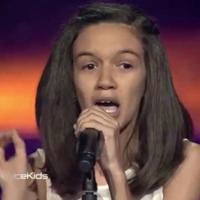 صاروخ عابر للقارات : طفلة ذا فويس كيدز الصغيرة (نهيلة القلعي)؟؟ .. لن تصدقوا كيف أصبحت اليوم بعدما كبرت واصبحت شابة غاية بالجمال والانوثة !! (صورة)