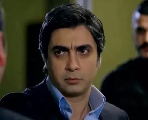 شوف دلوقتي بالفيديو .. فضيحة مدوية تنهي نجومية الفنان مراد علمدار بطل ’’وادي الذئاب‘‘ بعد تسرب فيديو صادم للعلن !!