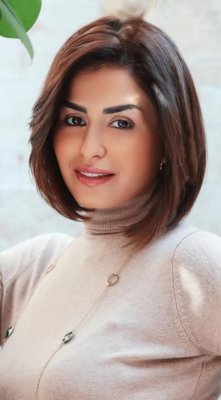 تمارس الاغراء بطريقة شديدة السخونة...النجمة منه فضالي تطل بـ مايوه زهري شفاف من حوض السباحة ... شوف دلوقتي