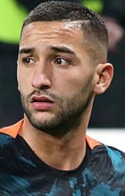 جمال رباني لا تملكه انثى على وجه الارض .. شوف دلوقتي خطيبة اللاعب( حكيم زياش) الحسناء تخطف الأنظار في اول ظهور لها بإطلالة فاضحة بشورت قصير جداً !صورة