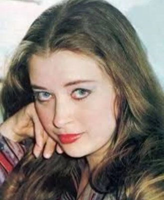 عمل معها محمد منير مالا يعمله شيطان .. وهي على فراش الموت وديانة زوجها وضعتها في مأزق.. حكاية الممثلة(فايزة كمال) بطلة (مسلسل المال والبنون) تفاصيل مثيرة