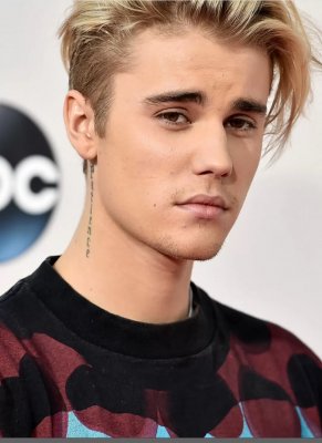 فضيحة مدوية .. النجم العالمي الشهير جاستن بيبر يخون زوجته برفقة فتاة فائقة الجمال.. وسيلينا غوميز تطير من الفرح !! (شوف دلوقتي)صور صادمة