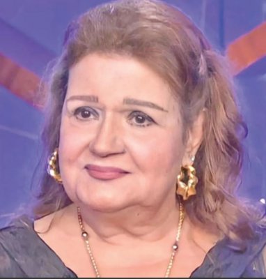الفنانة الكبيرة ميمي جمال تخرج عن صمتها وتهين منى زكي وتلقنها درساً قاسياً بسبب فيلم (أصحاب ولا أعز) .. ما قالته صدم الجمهور!