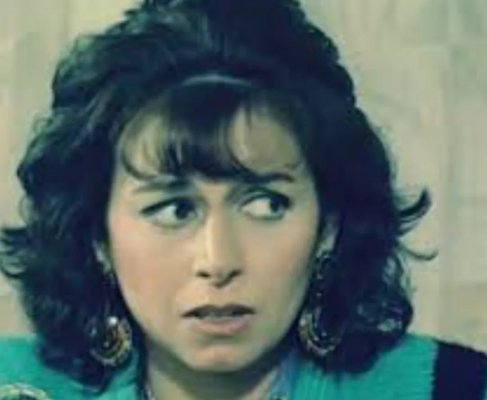 ظهور مزري وصادم جدا لـ (سنية) ابنة نور الشريف في المسلسل الشهير لن اعيش في جلباب أبي .. لن تصدقوا كيف اصبح شكلها عجوز مسنة شاحبة بعد ان اصيبت بهذا المرض النادر!.