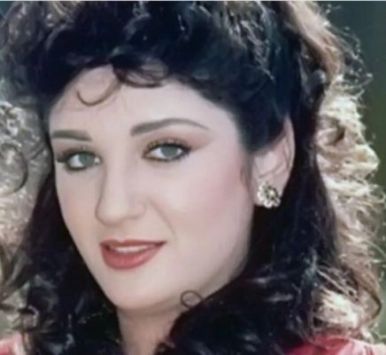 إطلاله صادمة وحالة مزرية يرثى لها لنجمة الشاشة المصرية والعربية ايمان الطوخي بطلة مسلسل (رأفت الهجان). . شوف دلوقتي كيف غدر بها الزمان وأجبرها على الإعتزال وغير ملاحمها الجميلة والحسناء.