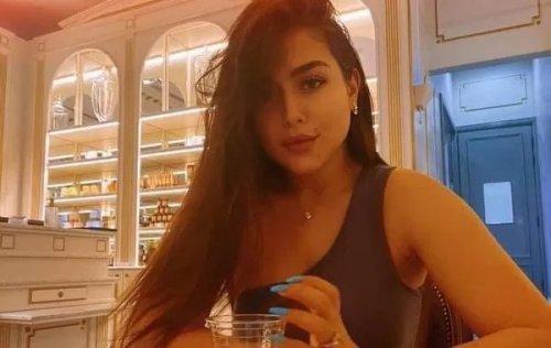 شوف دلوقتي: بإطلالة نارية وشعر مبلل النجمة السورية هيا مرعشلي تفجر الانترنت بالمايوه الزهري والجمهور يفقد صوابه ..صورة