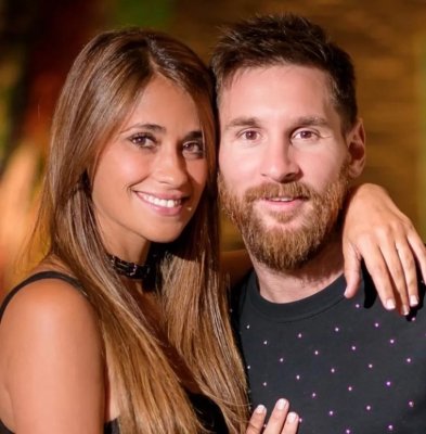 على غرار جورجينا أنتونيلا زوجة ميسي تطل مجدداً بـ بكيني فاضح لتسعرض مفاتنها النووية باقوى إطلالة خادشة.!