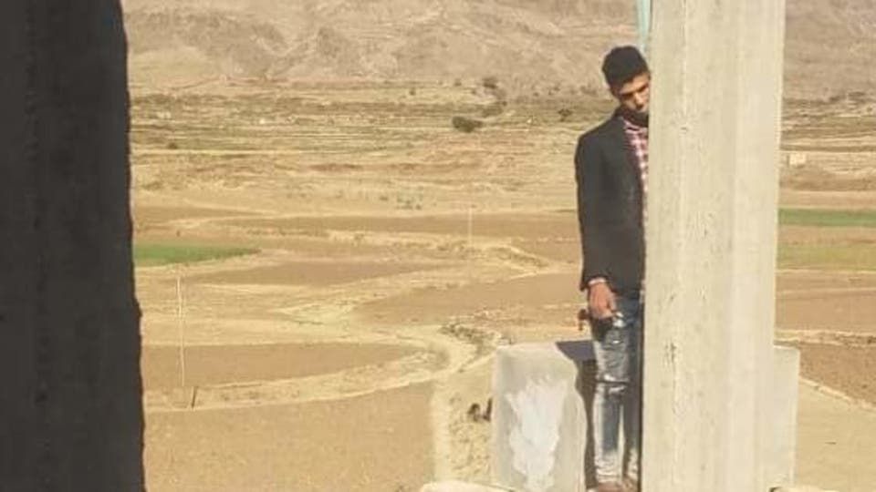 من الحب ما قتل.. شاب ينتحر أمام منزل حبيبته ليلة زواجها ويترك لها 3 رسائل (صور)