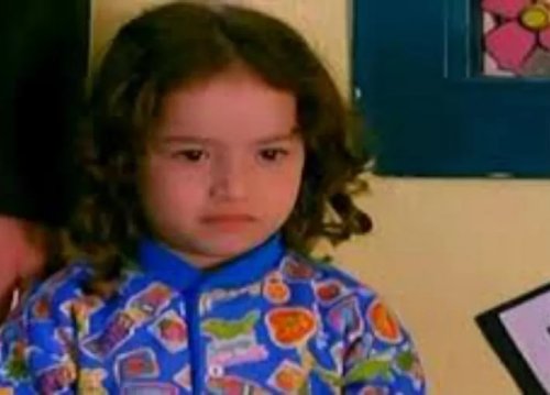 طفلة فيلم (حرامية في kg2) المشاكسة...لن تصدق كيف أصبح شكلها اليوم بعد مرور 20 سنة من عرض الفيلم ..شابه فاتته شقراء سيذهلكم جمالها الاروبي النادر!!-صور