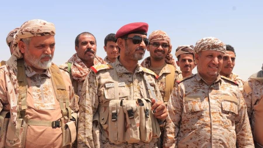 رئيس هيئة الأركان يطلع على احوال المقاتلين في المنطقة العسكرية الثالثة