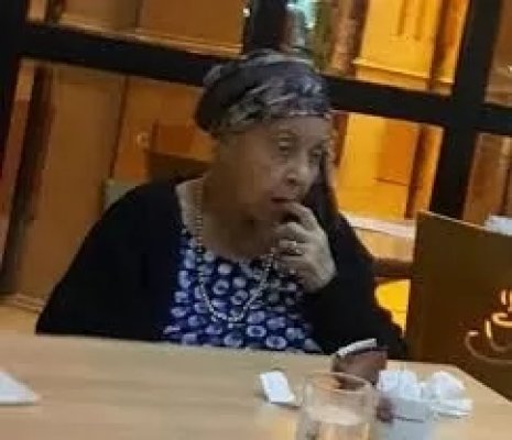 شوف دلوقتي: هذه العجوز المسنة والمرعبة كانت أجمل فنانة عصرها في تاريخ السينما المصرية .. اختفت فجأة بعد زواجها وتوفيت في دار المسنين! .. من هي ؟