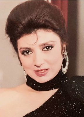 الفنانة الحسناء نبيلة عبيد تكشف في جلسة خاصة جداً حقيقة سمير غانم التي اخفاها عن الجميع وكيف كشفت سره الخطير