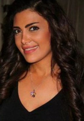 هجوم عنيف على الفنانة المصرية الشابة ريهام حجاج ينتهي بـ الاعتذار.. القصة الكاملة لأزمة نور الكاديكي بمسلسل (يوتيرن)