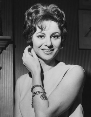 من الزمن الجميل عندما سألوا فاتن حمامة عن ردة فعلها إذا وجدت أحمر شفاه على قميص زوجها.. الإجابة صدمت الكل