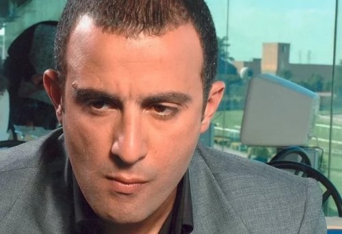 مها الصغير تنبهت لتصرفات زوجها أحمد السقا (الغريبة)فطلبت الطلاق فوراً.. سألوها ففضحت ما كان يفعله في السر!