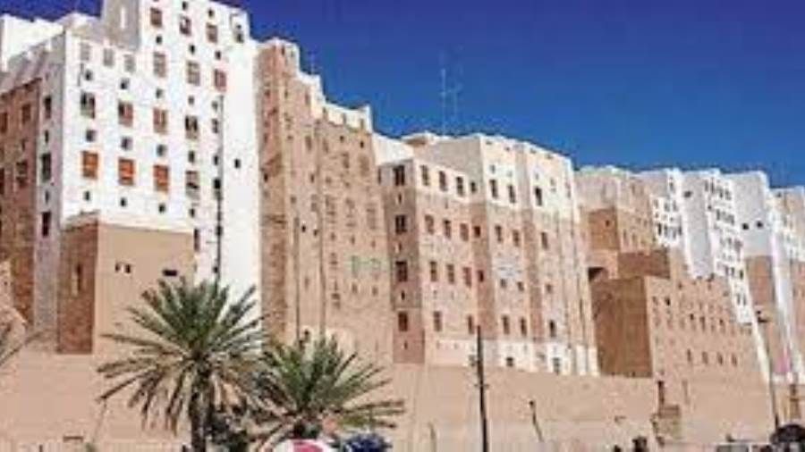 وكيل وزارة الداخلية يتفقد مصلحة الدفاع المدني والادلة الجنائية بوادي حضرموت