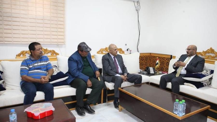 طارق صالح يناقش اوضاع مطارات وموانئ المناطق المحررة