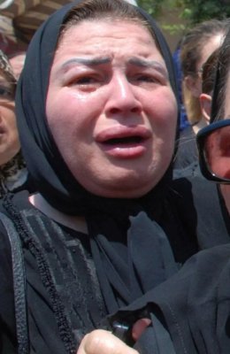 هذا هو الفيلم الذي تعتبره إلهام شاهين سقطة في تاريخها وكانت ستعتزل الفن بسببه.. الفنانة كشفت ماحدث بكل صراحة واذهلت الجميع !!