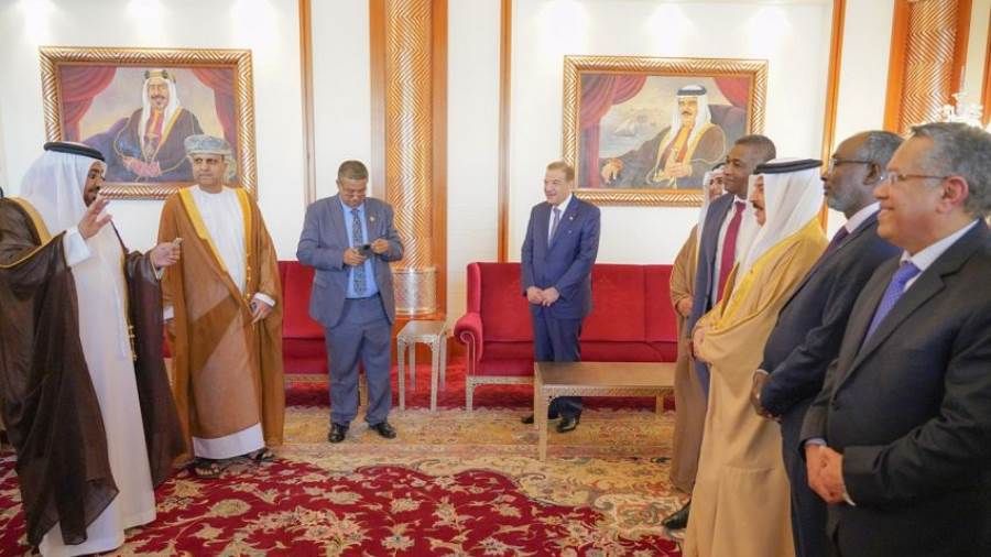 ملك البحرين يستقبل رئيس البرلمان العربي وعدد من رؤساء البرلمانات بالدول العربية