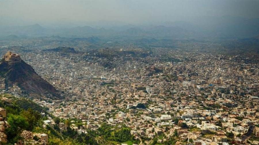 الفريق الحكومي يؤكد التزامه ببحث فرص فتح حصار تعز وكشف المعرقل للهدنة الأممية