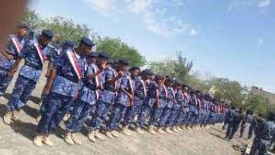 شرطة النجدة بمأرب تحتفل بتخرج دفعة جديدة في الفنون القتالية