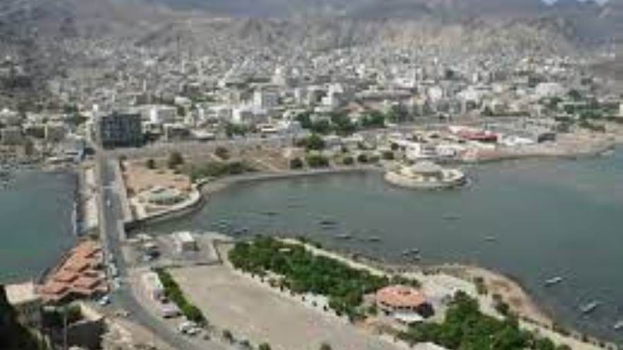 وزير الادارة المحلية يؤكد اهتمام الحكومة بالمحافظات المحررة