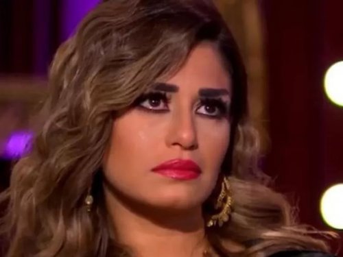 محمد ضياء تنبّه للصورة التي أخفتها منة فضالي عنه فطلّقها فوراً وطردها من بيته..بملابسها الخاصه