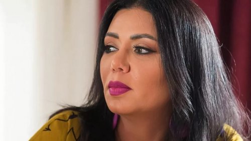 هجوم على الفنانة رانيا يوسف بعد تصريحات ليلة الخميس... المذيعة ياسمين عز تعرقت خجلاً من إجابتها !